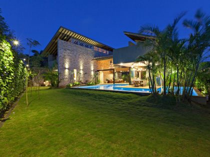 A Spacious Modern Retreat Surrounded by Gardens and Swimming Pool in Khandala, India by Abraham John ARCHITECTS (17)