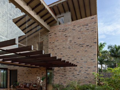 A Spacious Modern Retreat Surrounded by Gardens and Swimming Pool in Khandala, India by Abraham John ARCHITECTS (6)