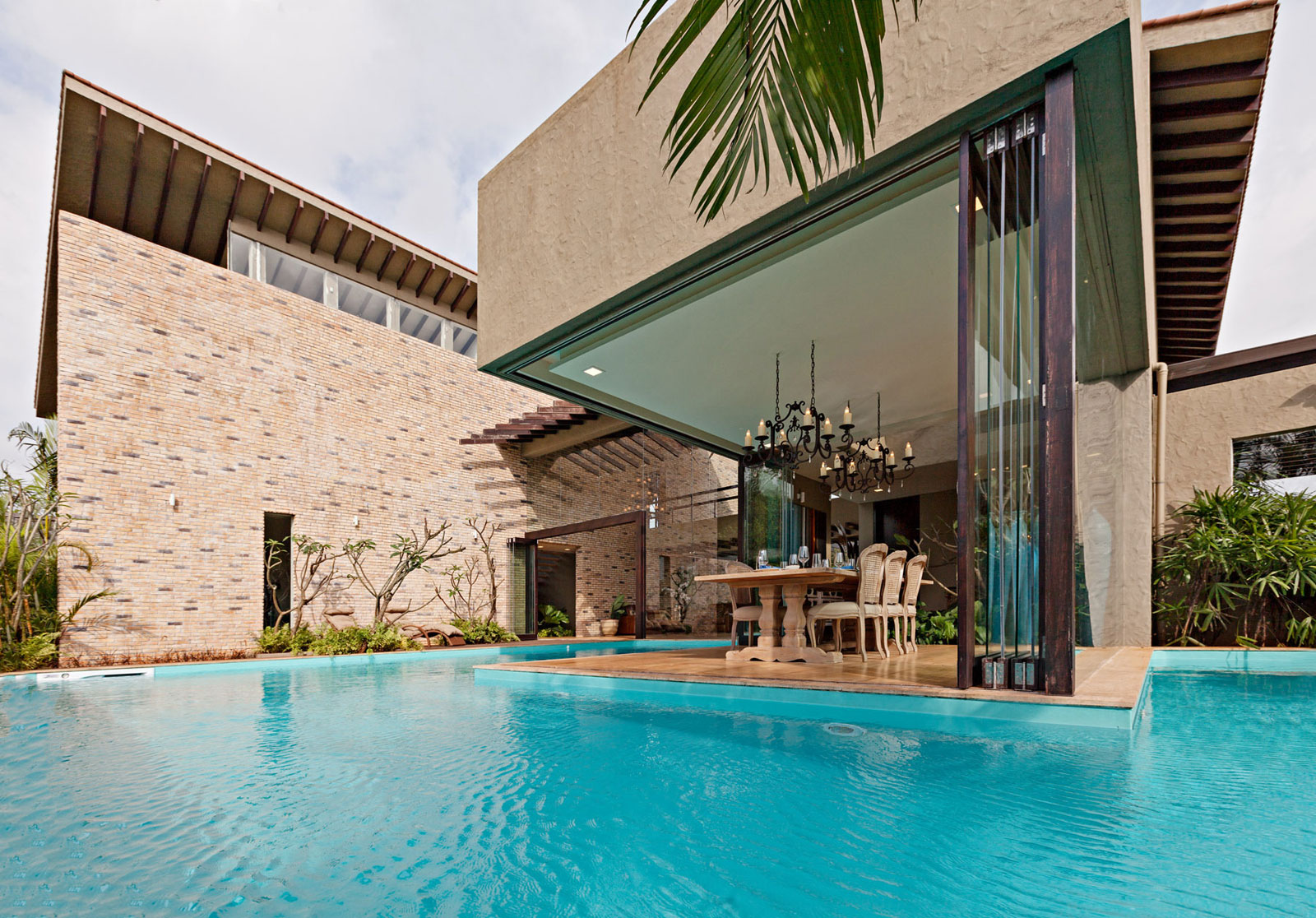 A Spacious Modern Retreat Surrounded by Gardens and Swimming Pool in Khandala, India by Abraham John ARCHITECTS (7)