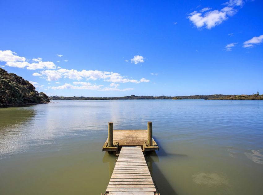 A Spacious Waterfront Home with Bold and Vibrant Interiors in Kerikeri by Richard Naish (14)