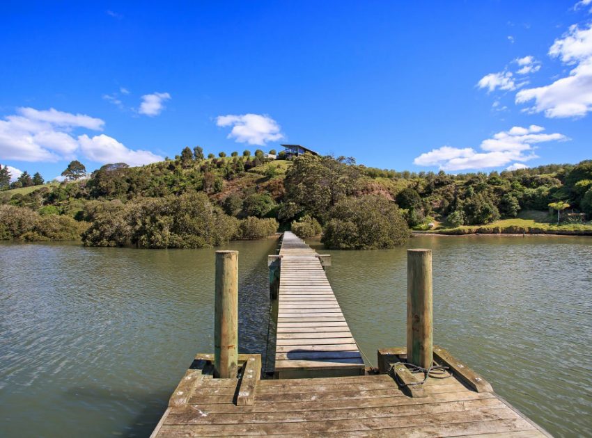 A Spacious Waterfront Home with Bold and Vibrant Interiors in Kerikeri by Richard Naish (15)