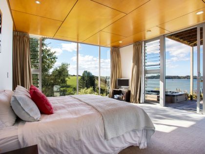 A Spacious Waterfront Home with Bold and Vibrant Interiors in Kerikeri by Richard Naish (27)