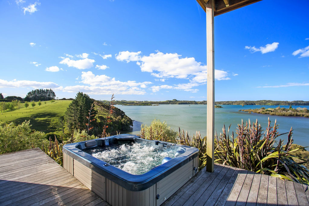 A Spacious Waterfront Home with Bold and Vibrant Interiors in Kerikeri by Richard Naish (28)