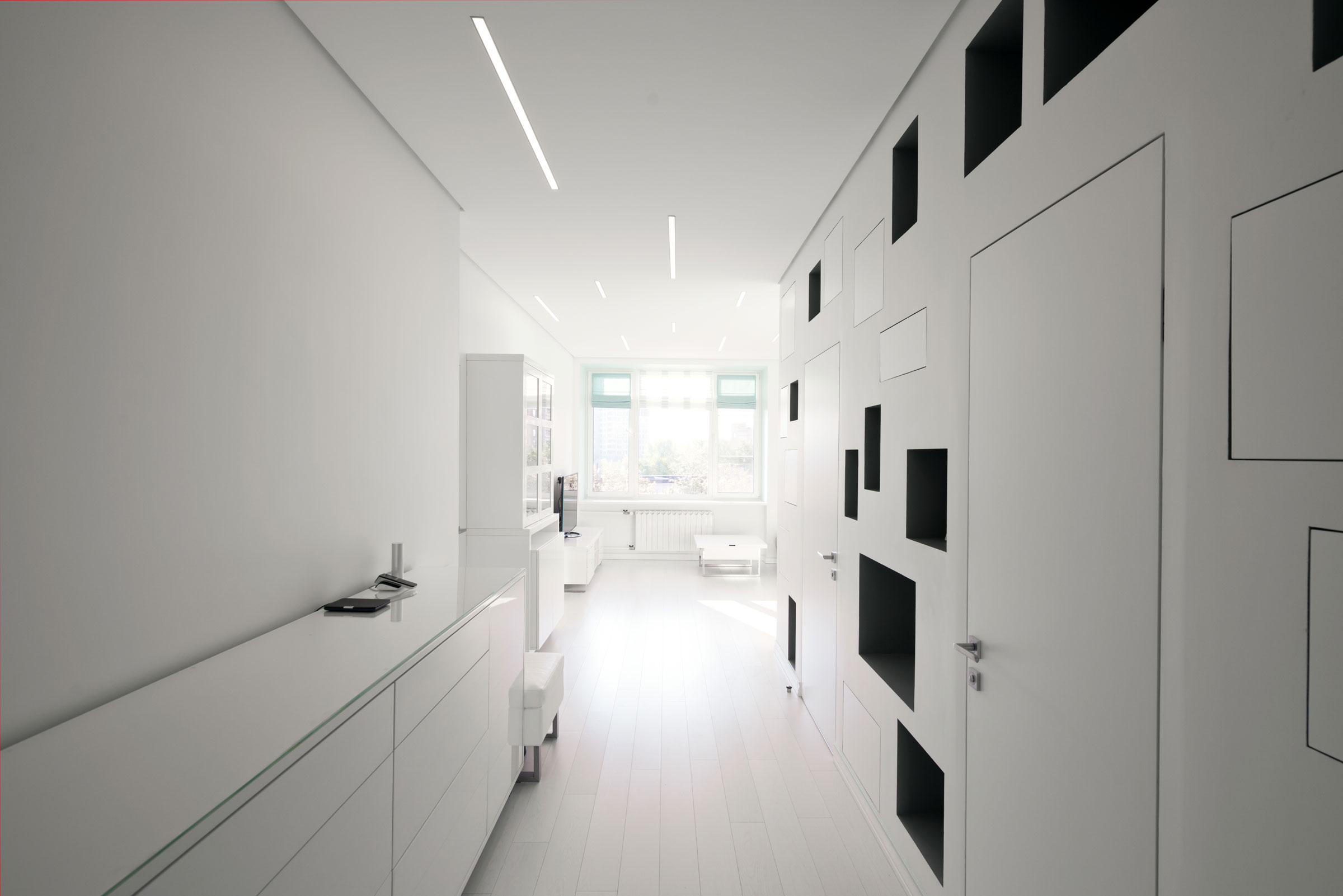 A Spacious and Bright Apartment with Clean and White Interiors in Moscow by Shamsudin Kerimov (7)