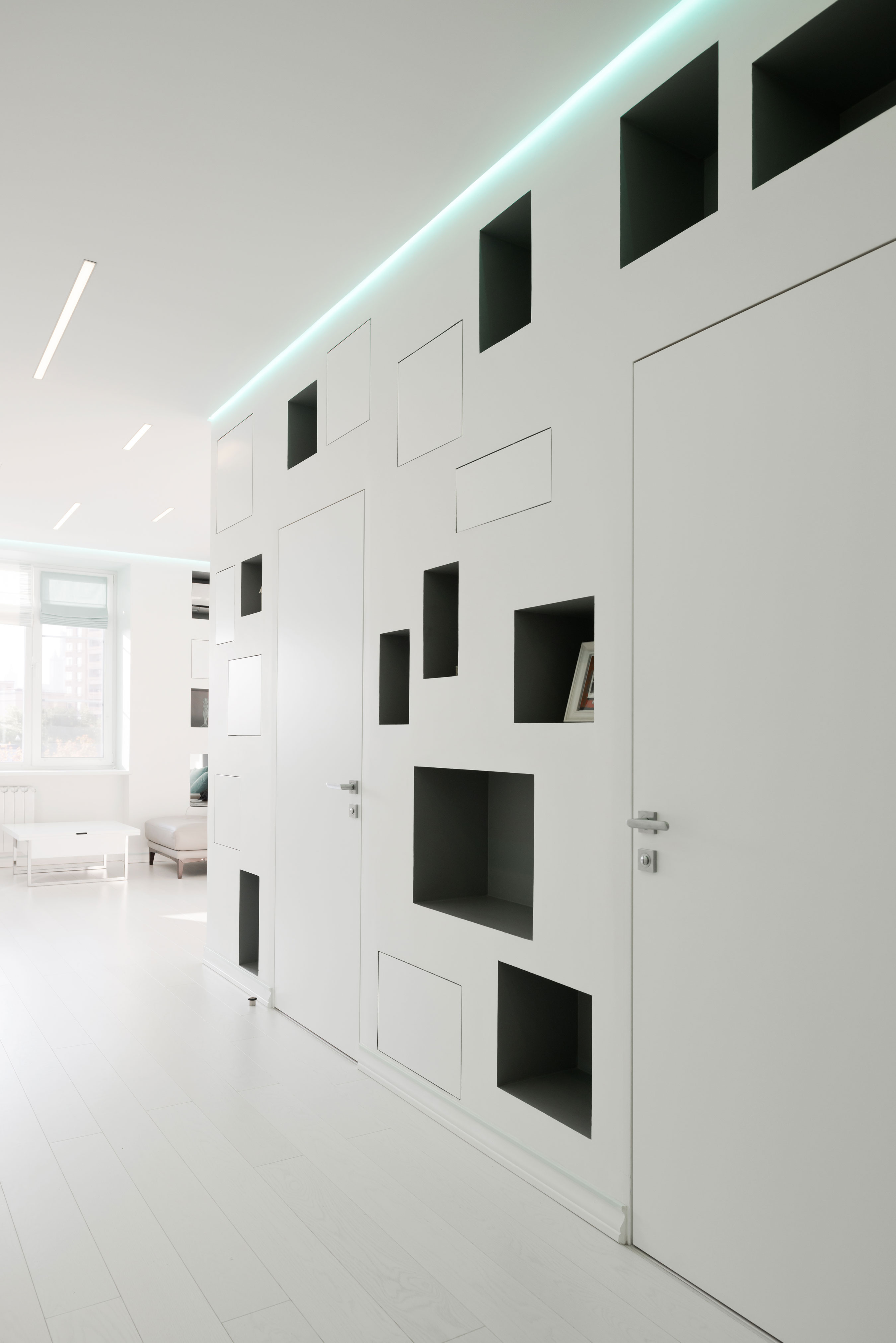 A Spacious and Bright Apartment with Clean and White Interiors in Moscow by Shamsudin Kerimov (9)