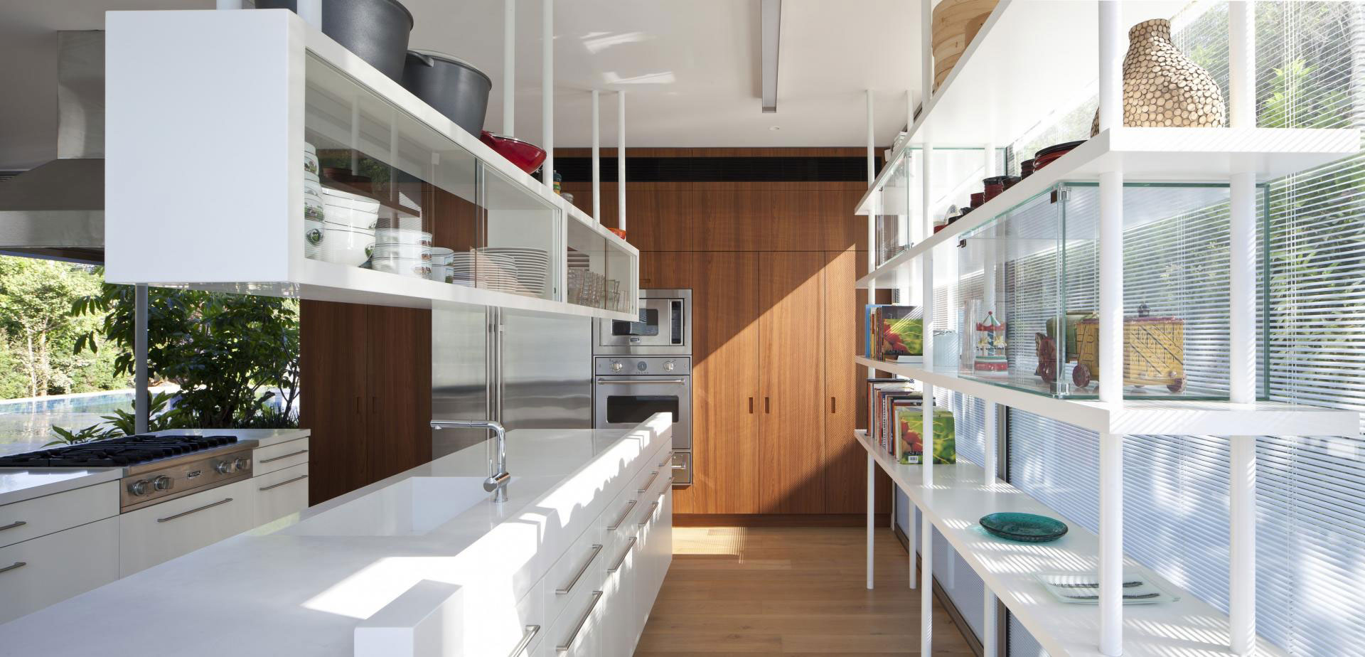 A Spacious and Comfortable Contemporary House with Pool in Tel Aviv, Israel by Weinstein Vaadia Architects (7)