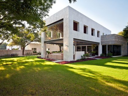 A Spacious and Luminous Modern Home Surrounded by Stunning Gardens in San Pedro Garza Garcia by Arq. Bernardo Hinojosa (2)