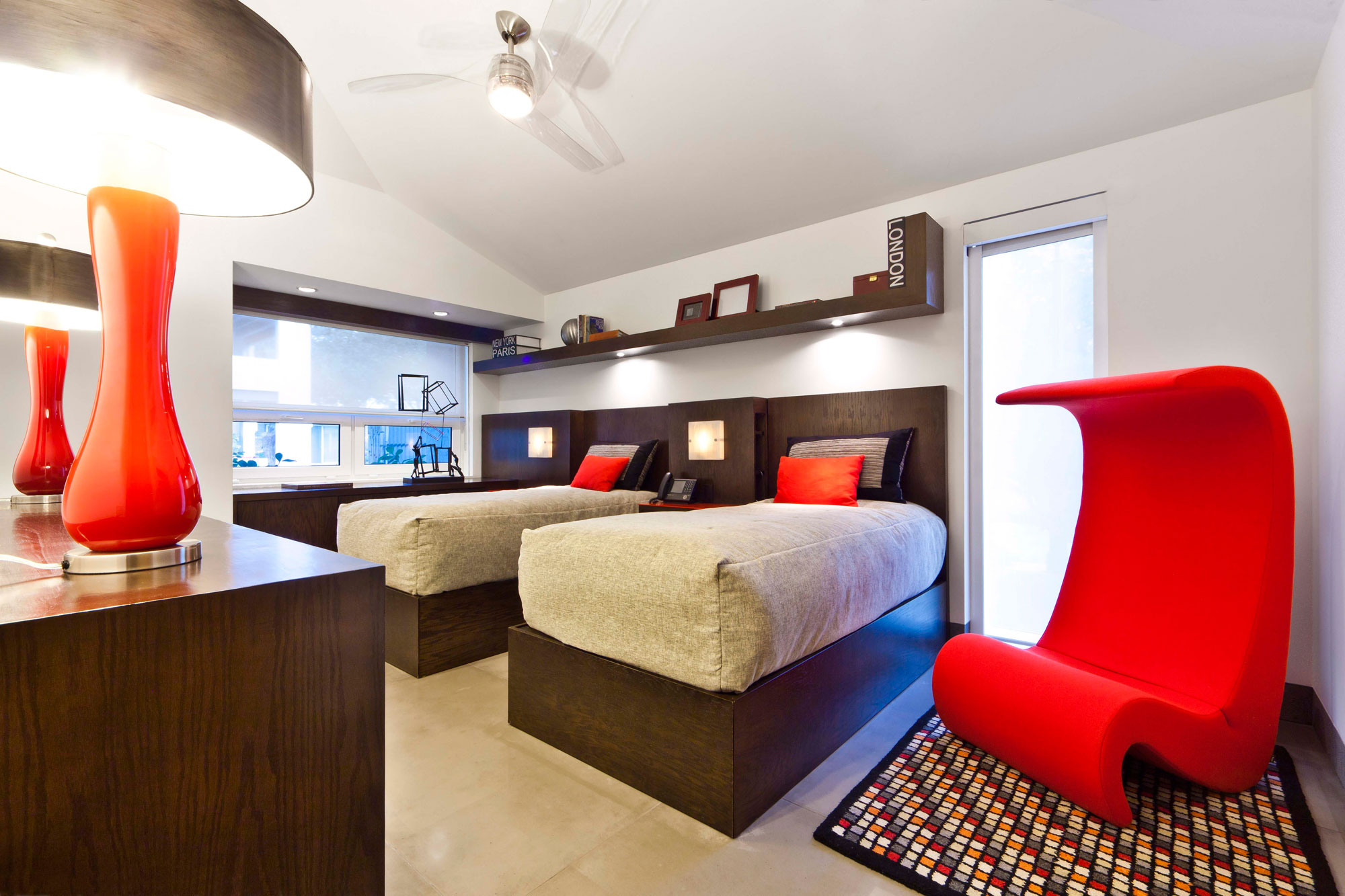 A Spacious and Luminous Modern Home Surrounded by Stunning Gardens in San Pedro Garza Garcia by Arq. Bernardo Hinojosa (24)