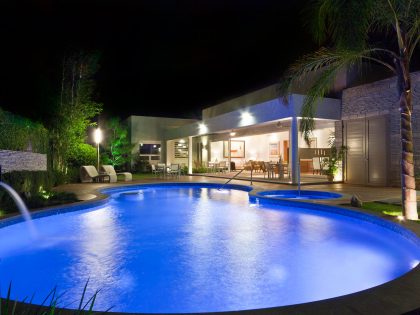 A Spacious and Luminous Modern Home Surrounded by Stunning Gardens in San Pedro Garza Garcia by Arq. Bernardo Hinojosa (39)