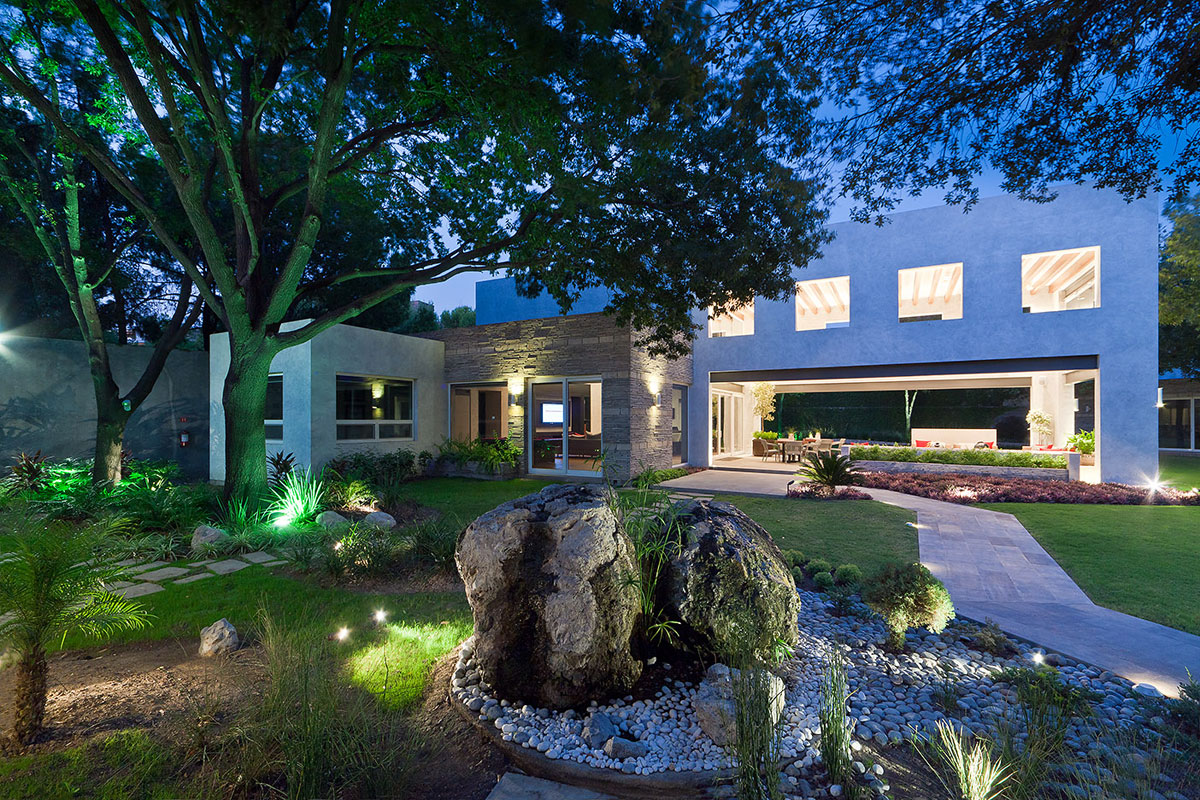 A Spacious and Luminous Modern Home Surrounded by Stunning Gardens in San Pedro Garza Garcia by Arq. Bernardo Hinojosa (40)