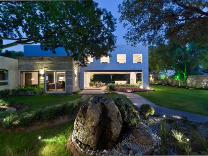 A Spacious and Luminous Modern Home Surrounded by Stunning Gardens in San Pedro Garza Garcia by Arq. Bernardo Hinojosa (41)