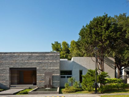 A Spacious and Luminous Modern Home Surrounded by Stunning Gardens in San Pedro Garza Garcia by Arq. Bernardo Hinojosa (6)