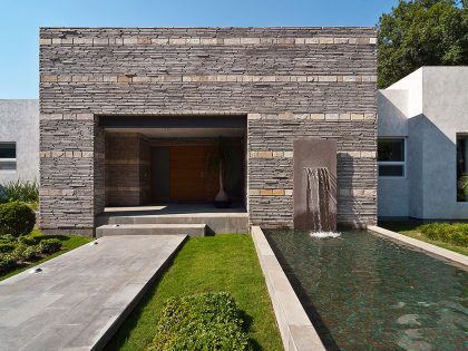 A Spacious and Luminous Modern Home Surrounded by Stunning Gardens in San Pedro Garza Garcia by Arq. Bernardo Hinojosa (7)