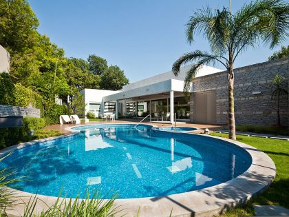 A Spacious and Luminous Modern Home Surrounded by Stunning Gardens in San Pedro Garza Garcia by Arq. Bernardo Hinojosa (9)