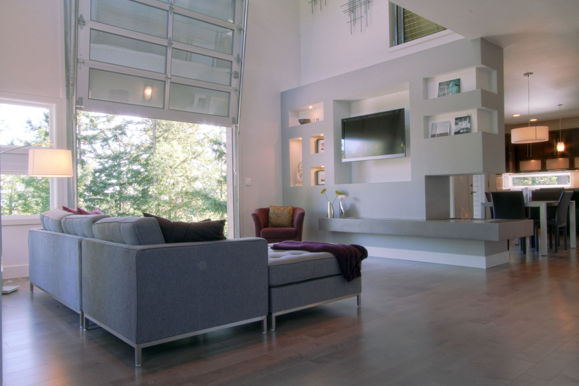 A Spacious and Mid-Century Modern House with Luxurious Interior in Eugene by Jordan Iverson Signature Homes (12)
