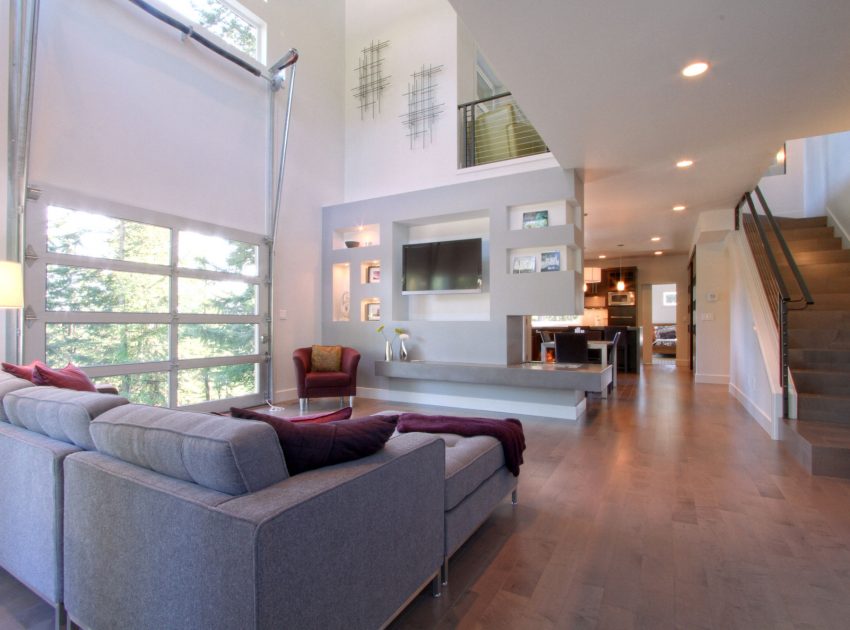 A Spacious and Mid-Century Modern House with Luxurious Interior in Eugene by Jordan Iverson Signature Homes (14)