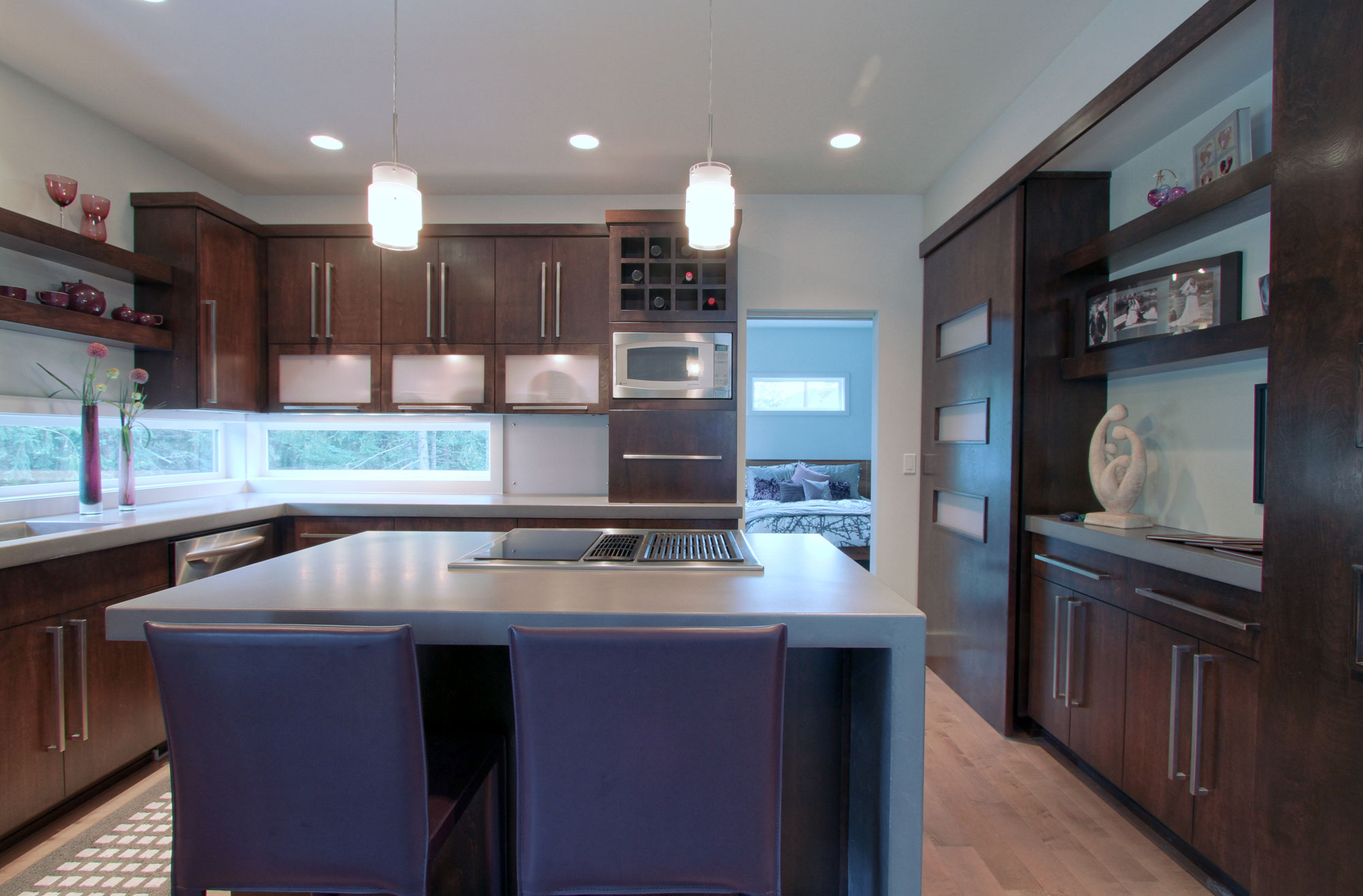 A Spacious and Mid-Century Modern House with Luxurious Interior in Eugene by Jordan Iverson Signature Homes (24)