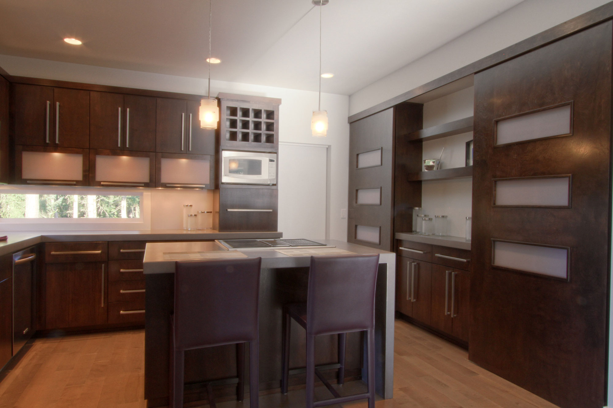 A Spacious and Mid-Century Modern House with Luxurious Interior in Eugene by Jordan Iverson Signature Homes (25)