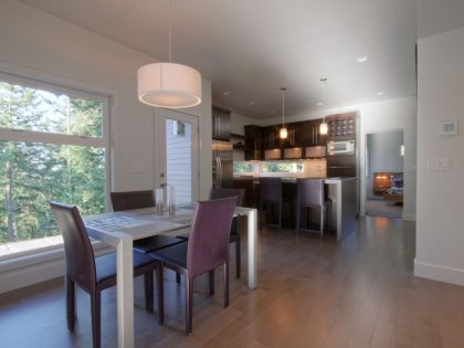 A Spacious and Mid-Century Modern House with Luxurious Interior in Eugene by Jordan Iverson Signature Homes (30)