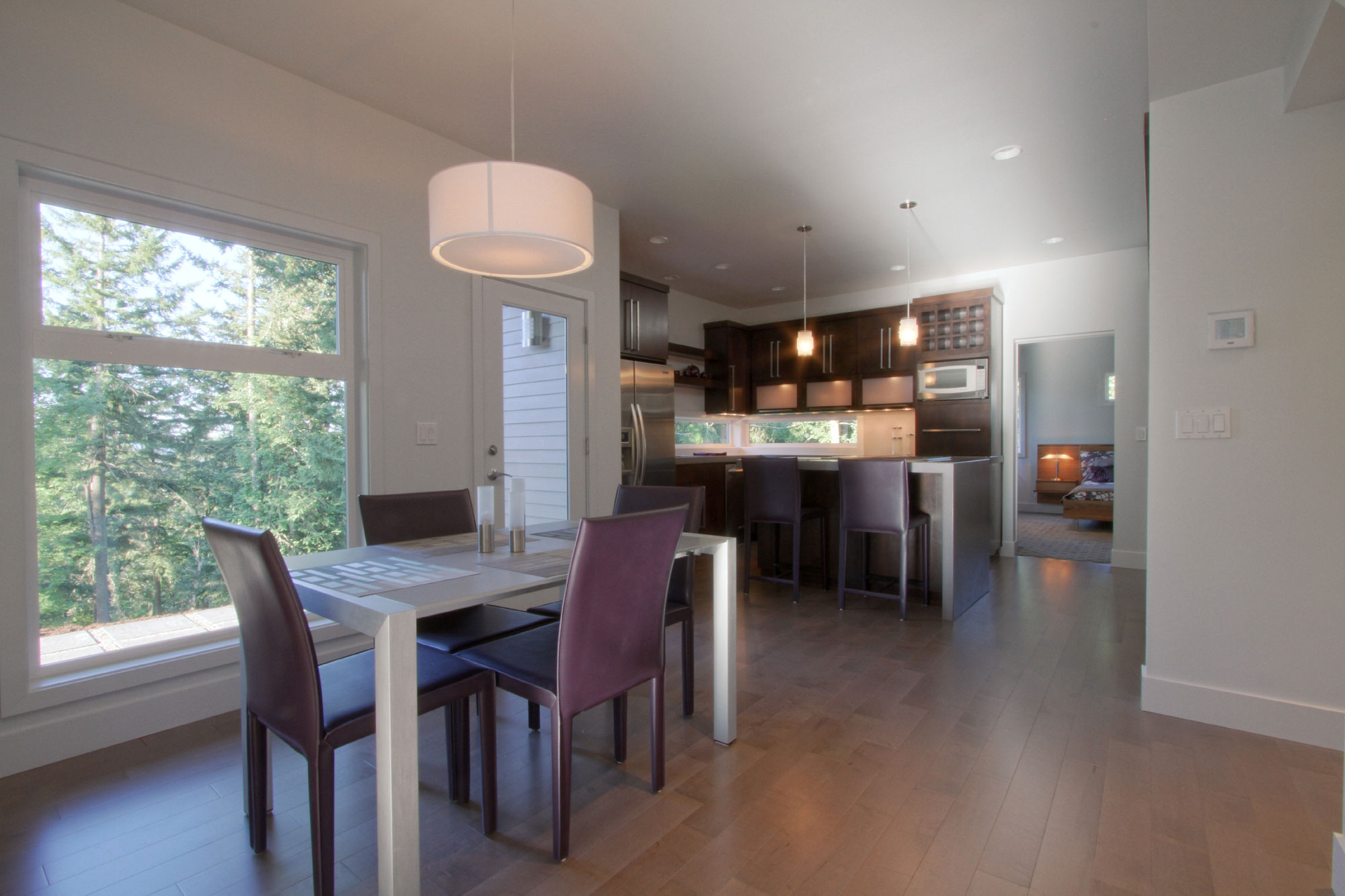 A Spacious and Mid-Century Modern House with Luxurious Interior in Eugene by Jordan Iverson Signature Homes (30)