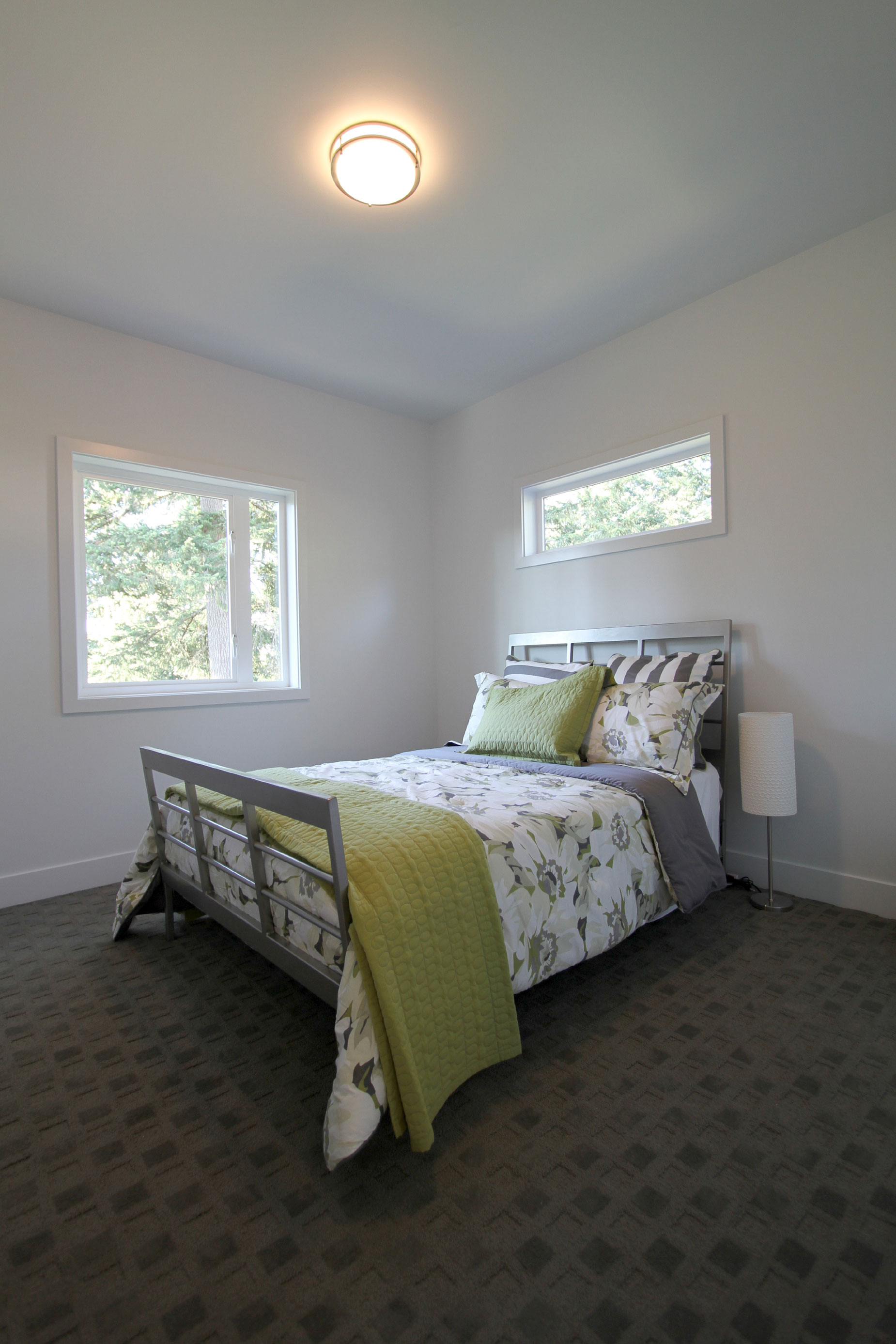 A Spacious and Mid-Century Modern House with Luxurious Interior in Eugene by Jordan Iverson Signature Homes (38)