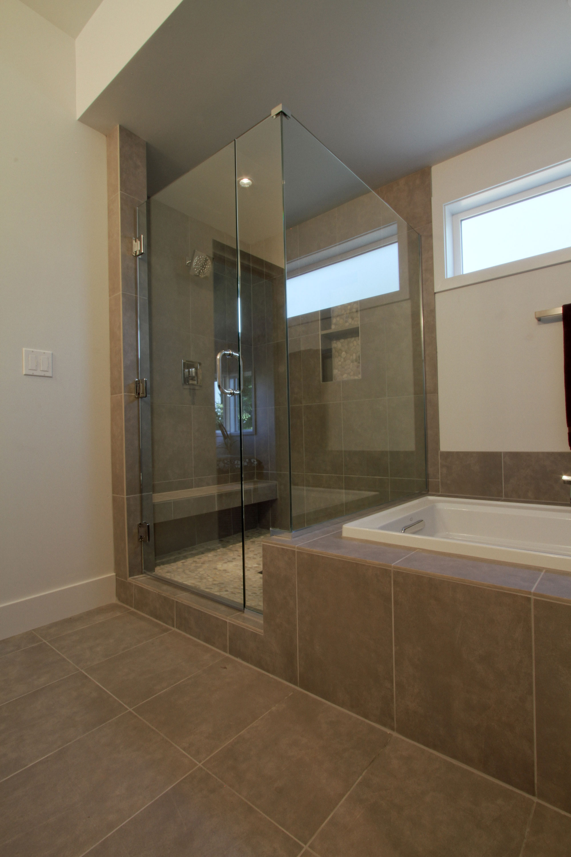 A Spacious and Mid-Century Modern House with Luxurious Interior in Eugene by Jordan Iverson Signature Homes (46)