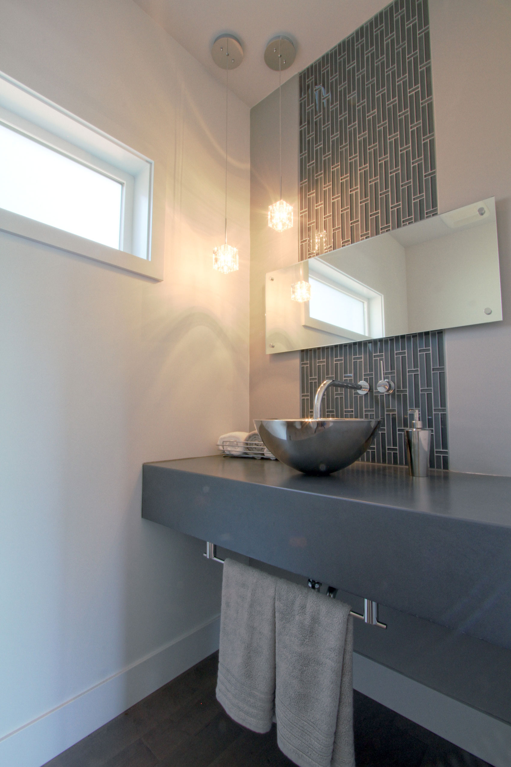 A Spacious and Mid-Century Modern House with Luxurious Interior in Eugene by Jordan Iverson Signature Homes (50)