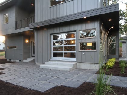 A Spacious and Mid-Century Modern House with Luxurious Interior in Eugene by Jordan Iverson Signature Homes (6)