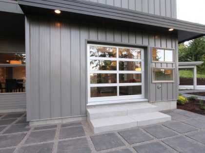 A Spacious and Mid-Century Modern House with Luxurious Interior in Eugene by Jordan Iverson Signature Homes (7)