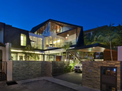 A Spacious and Warm Semi-Detached House with Angular Pitched Canopy in Singapore by A D Lab (16)