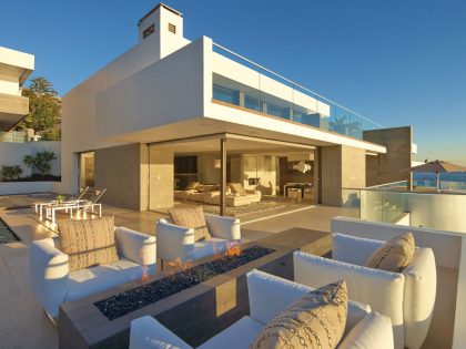 A Spectacular Family Beach Home Overlooking the Pacific Ocean in Laguna Beach by Horst Architects & Aria Design (1)
