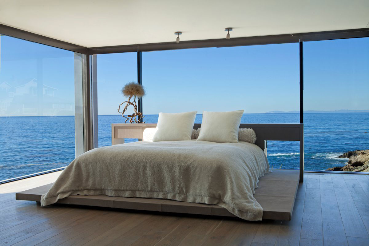 A Spectacular Family Beach Home Overlooking the Pacific Ocean in Laguna Beach by Horst Architects & Aria Design (12)