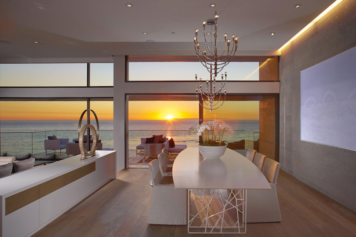 A Spectacular Family Beach Home Overlooking the Pacific Ocean in Laguna Beach by Horst Architects & Aria Design (20)
