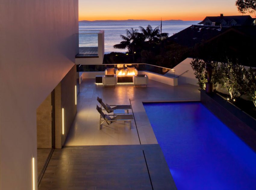 A Spectacular Family Beach Home Overlooking the Pacific Ocean in Laguna Beach by Horst Architects & Aria Design (22)