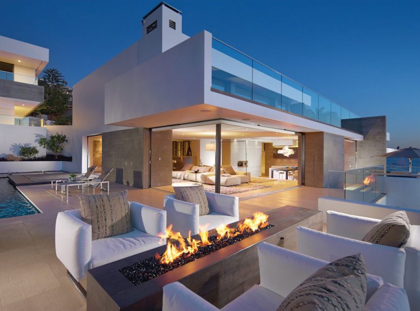 A Spectacular Family Beach Home Overlooking the Pacific Ocean in Laguna Beach by Horst Architects & Aria Design (23)
