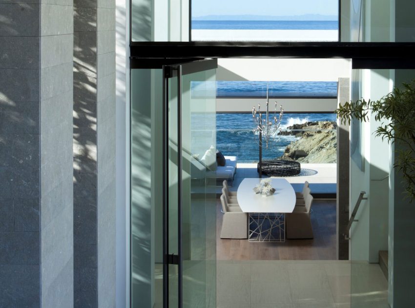 A Spectacular Family Beach Home Overlooking the Pacific Ocean in Laguna Beach by Horst Architects & Aria Design (4)