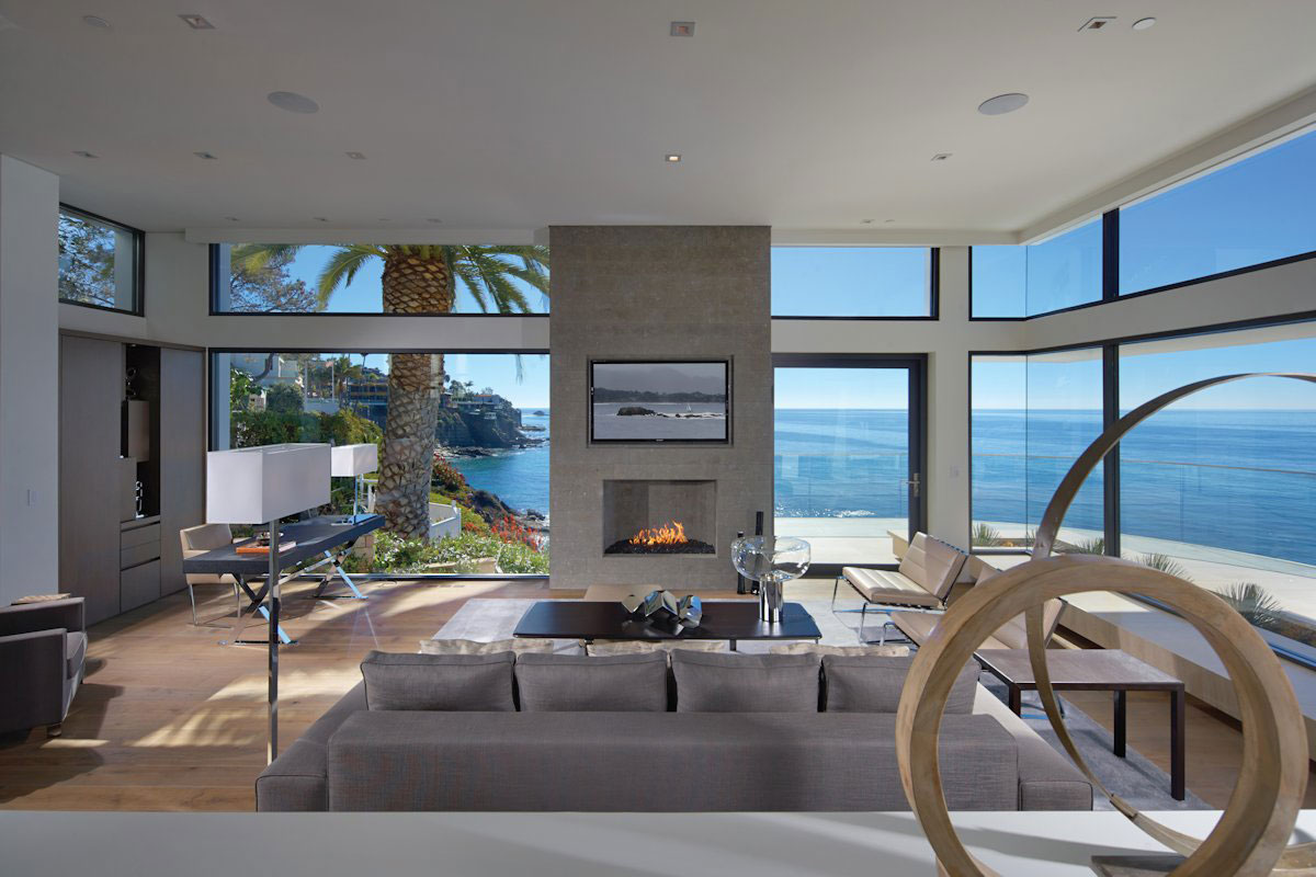 A Spectacular Family Beach Home Overlooking the Pacific Ocean in Laguna Beach by Horst Architects & Aria Design (5)