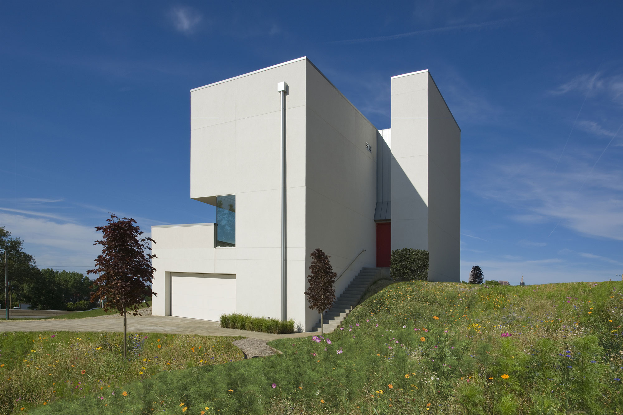 A Spectacular Ultra Modern Home with Breathtaking Views in Cleveland, Ohio by Robert Maschke Architects (1)