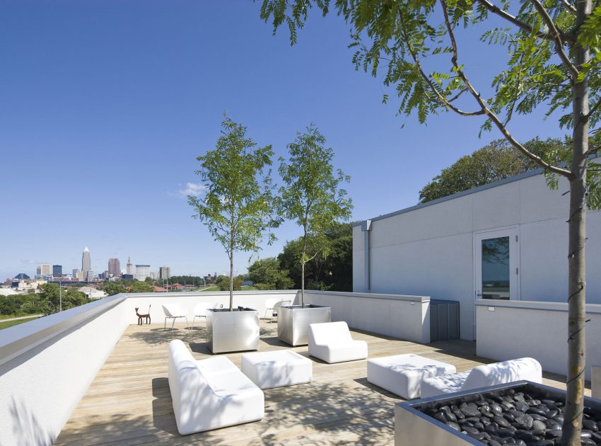 A Spectacular Ultra Modern Home with Breathtaking Views in Cleveland, Ohio by Robert Maschke Architects (2)