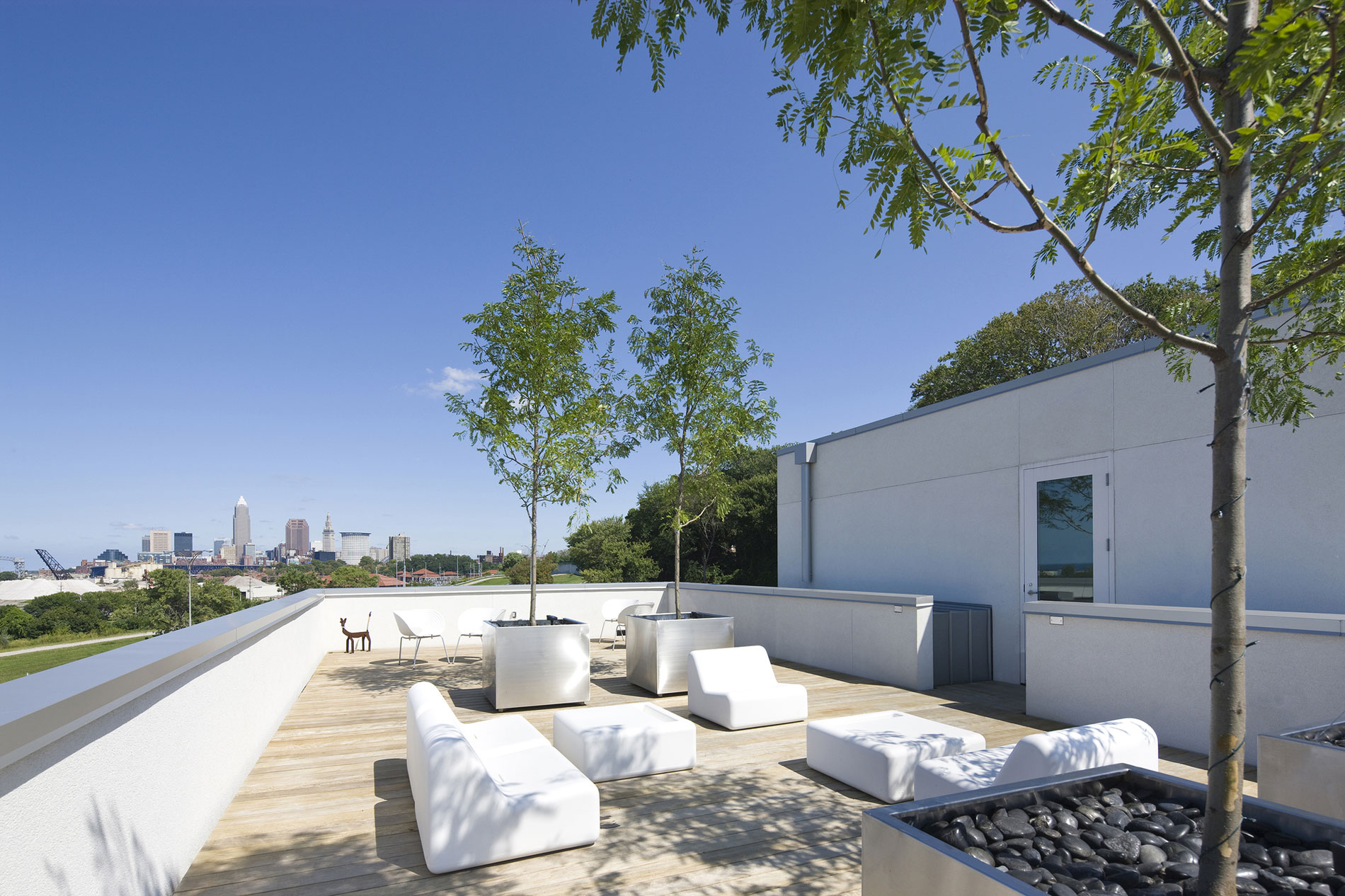 A Spectacular Ultra Modern Home with Breathtaking Views in Cleveland, Ohio by Robert Maschke Architects (2)