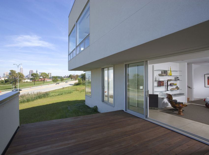 A Spectacular Ultra Modern Home with Breathtaking Views in Cleveland, Ohio by Robert Maschke Architects (3)