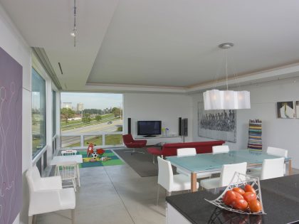 A Spectacular Ultra Modern Home with Breathtaking Views in Cleveland, Ohio by Robert Maschke Architects (9)