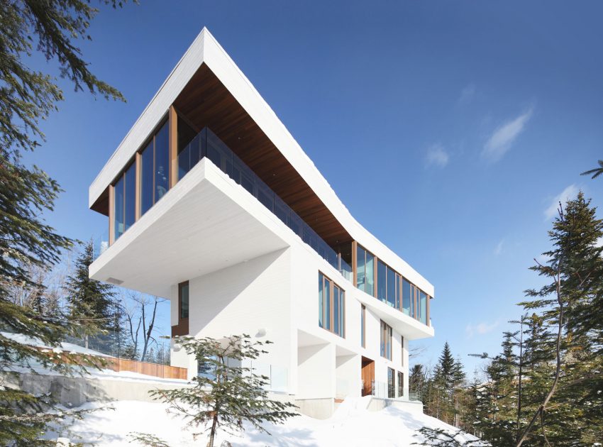 A Spectacular and Elegant Contemporary House Overlooking the St. Lawrence River of Quebec by Bourgeois Lechasseur Architectes (1)