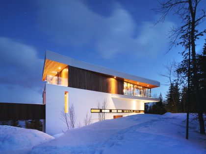 A Spectacular and Elegant Contemporary House Overlooking the St. Lawrence River of Quebec by Bourgeois Lechasseur Architectes (17)