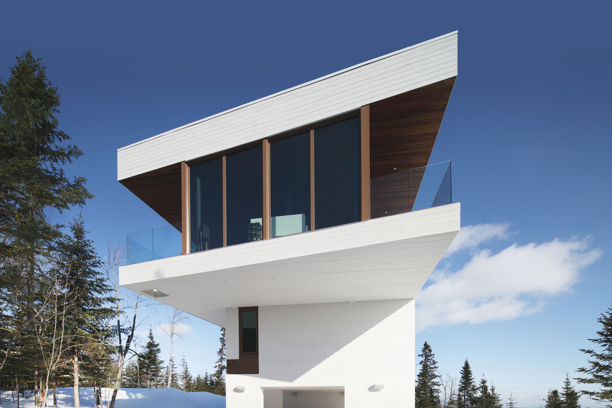 A Spectacular and Elegant Contemporary House Overlooking the St. Lawrence River of Quebec by Bourgeois Lechasseur Architectes (3)