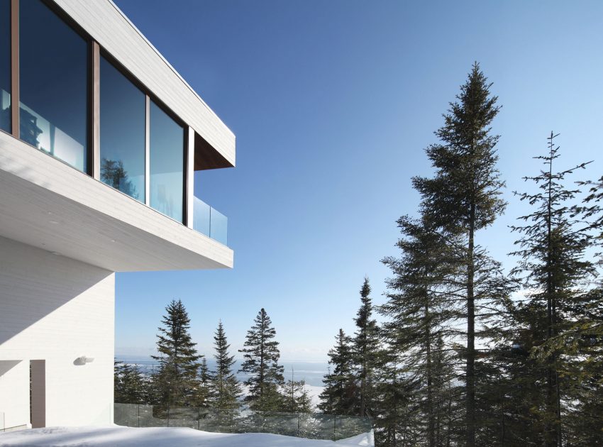 A Spectacular and Elegant Contemporary House Overlooking the St. Lawrence River of Quebec by Bourgeois Lechasseur Architectes (4)