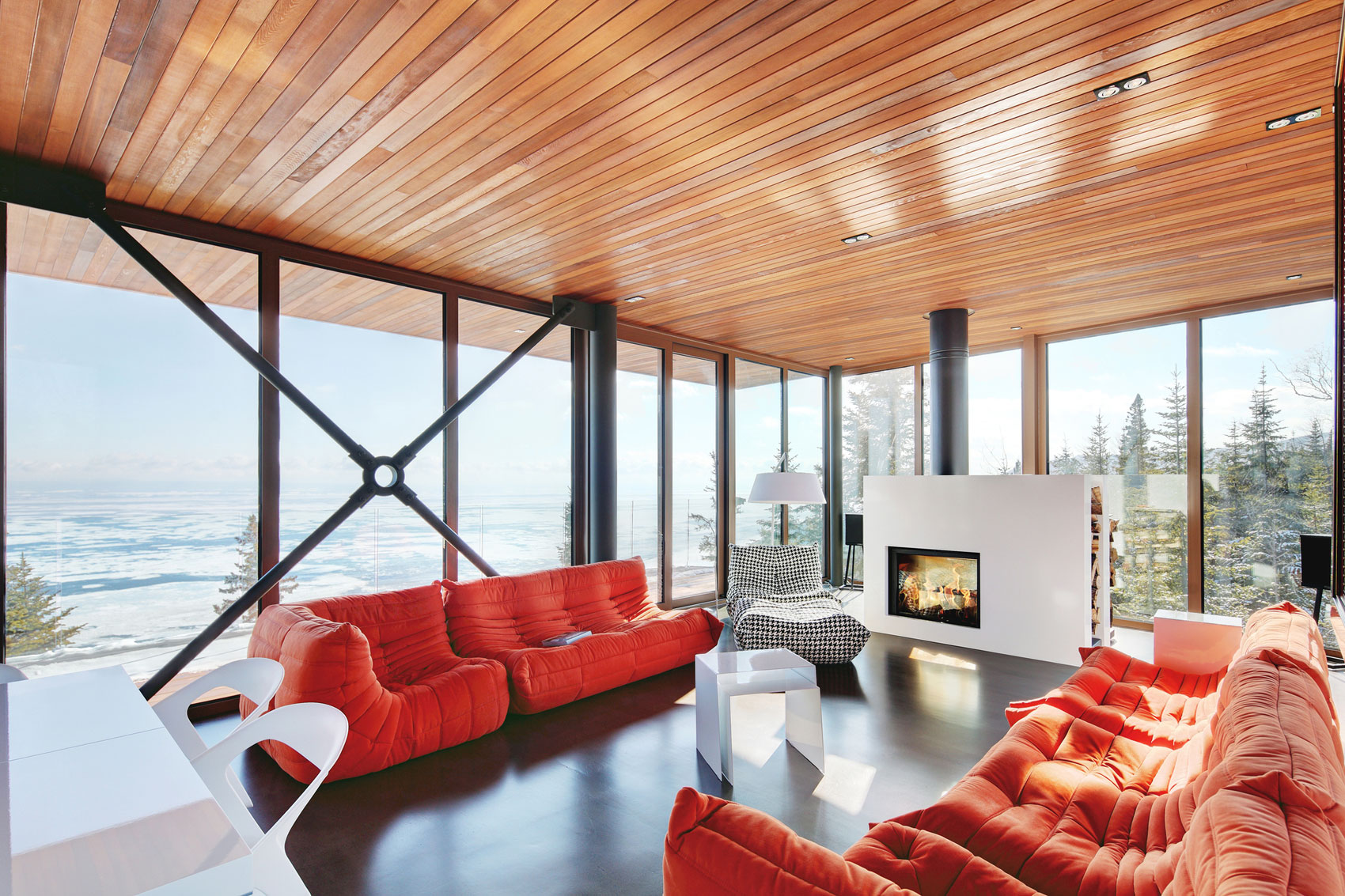 A Spectacular and Elegant Contemporary House Overlooking the St. Lawrence River of Quebec by Bourgeois Lechasseur Architectes (6)