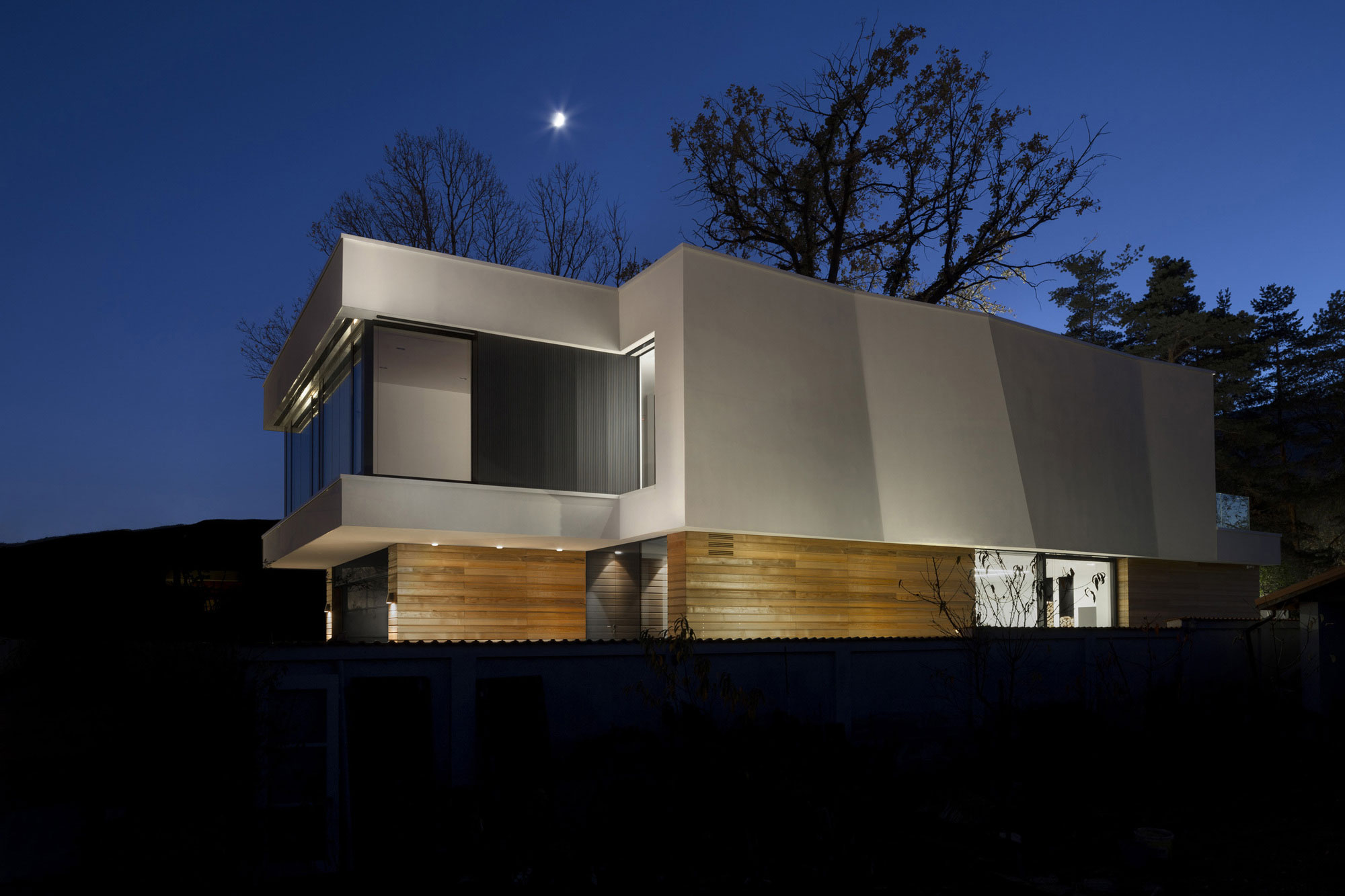 A Spectacular and Spacious Modern House with Clear Glass Walls in Sofia by OBIA (10)