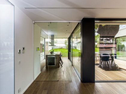 A Spectacular and Spacious Modern House with Clear Glass Walls in Sofia by OBIA (5)