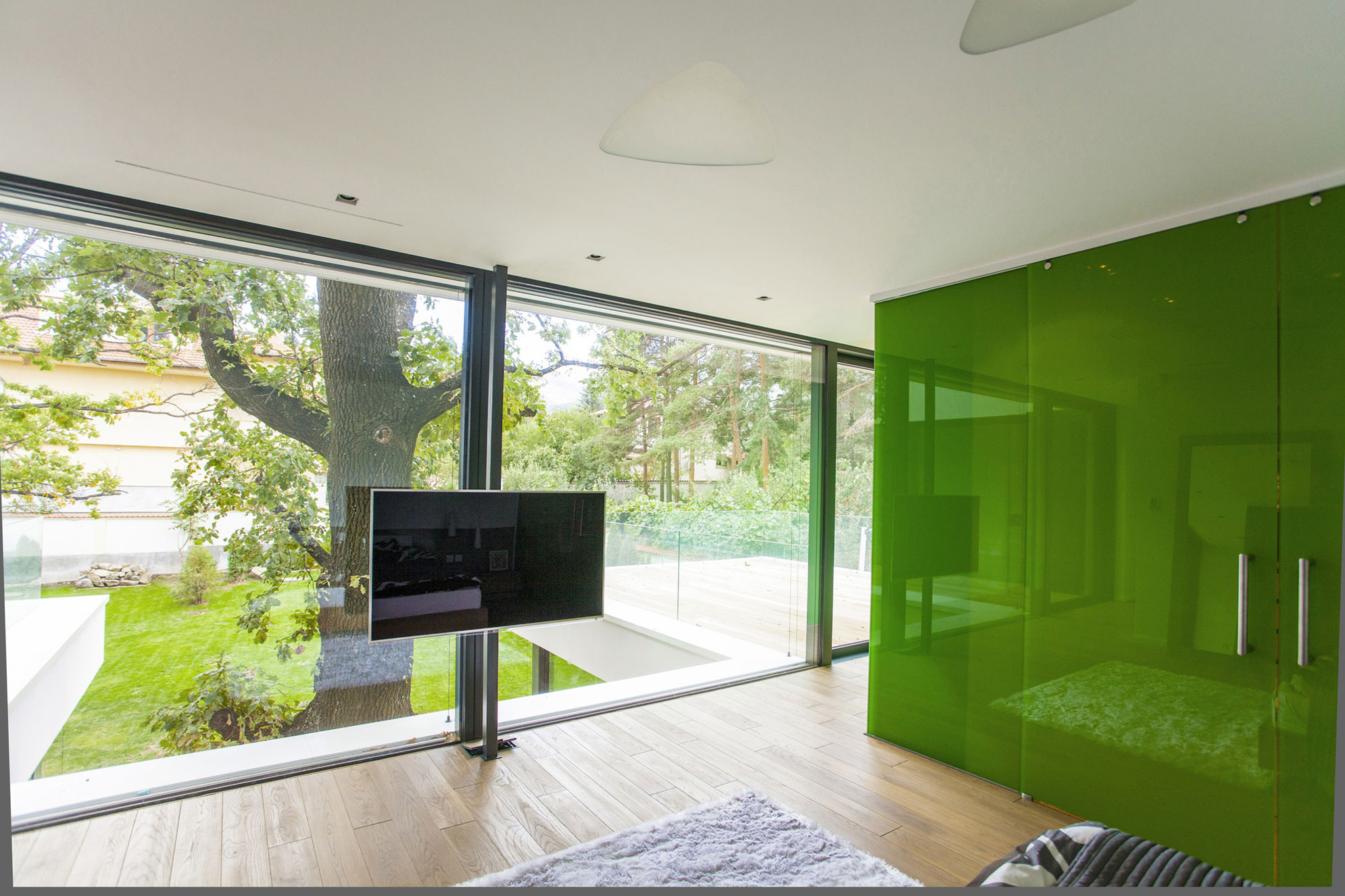 A Spectacular and Spacious Modern House with Clear Glass Walls in Sofia by OBIA (6)